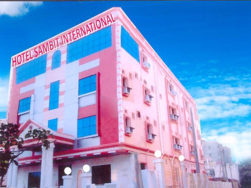 פורי Hotel Sambit International, Near Sea Beach מראה חיצוני תמונה