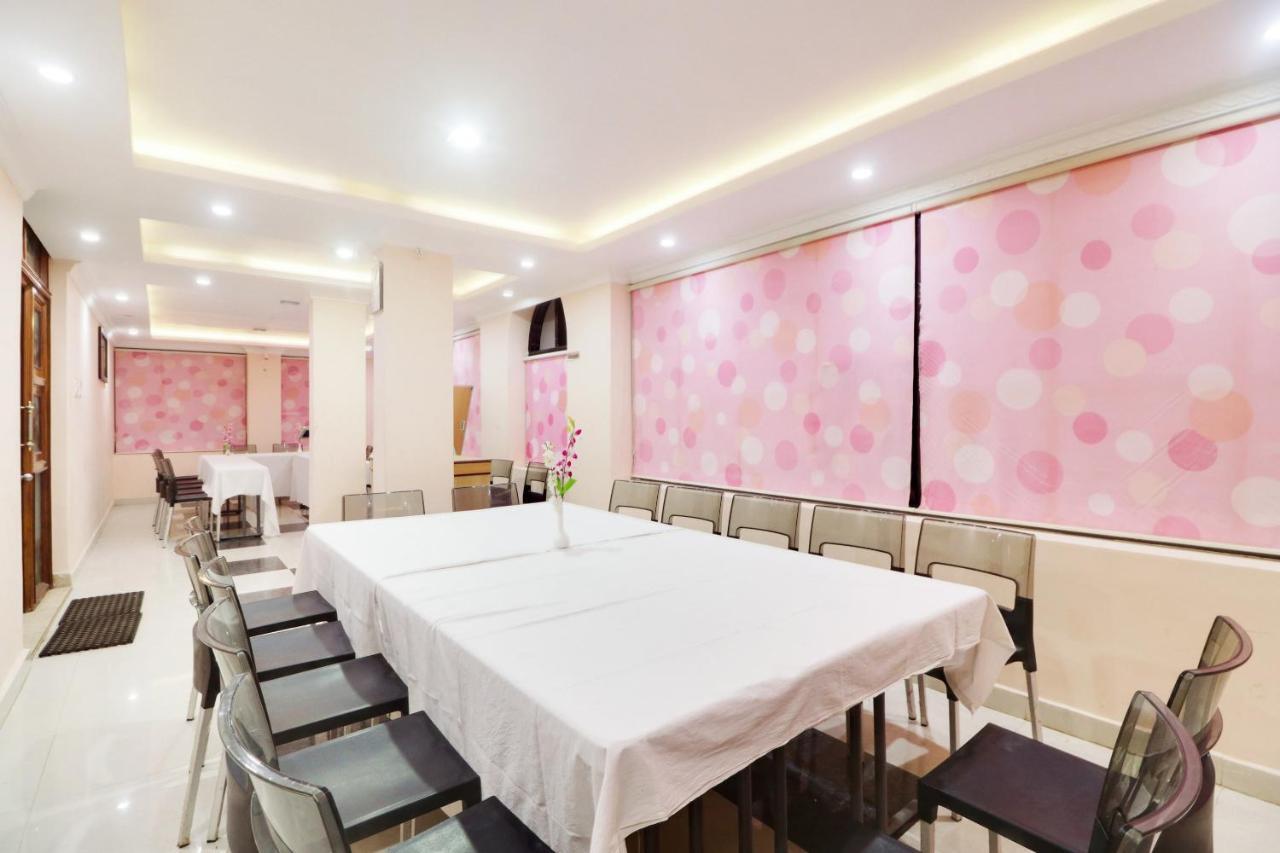 פורי Hotel Sambit International, Near Sea Beach מראה חיצוני תמונה