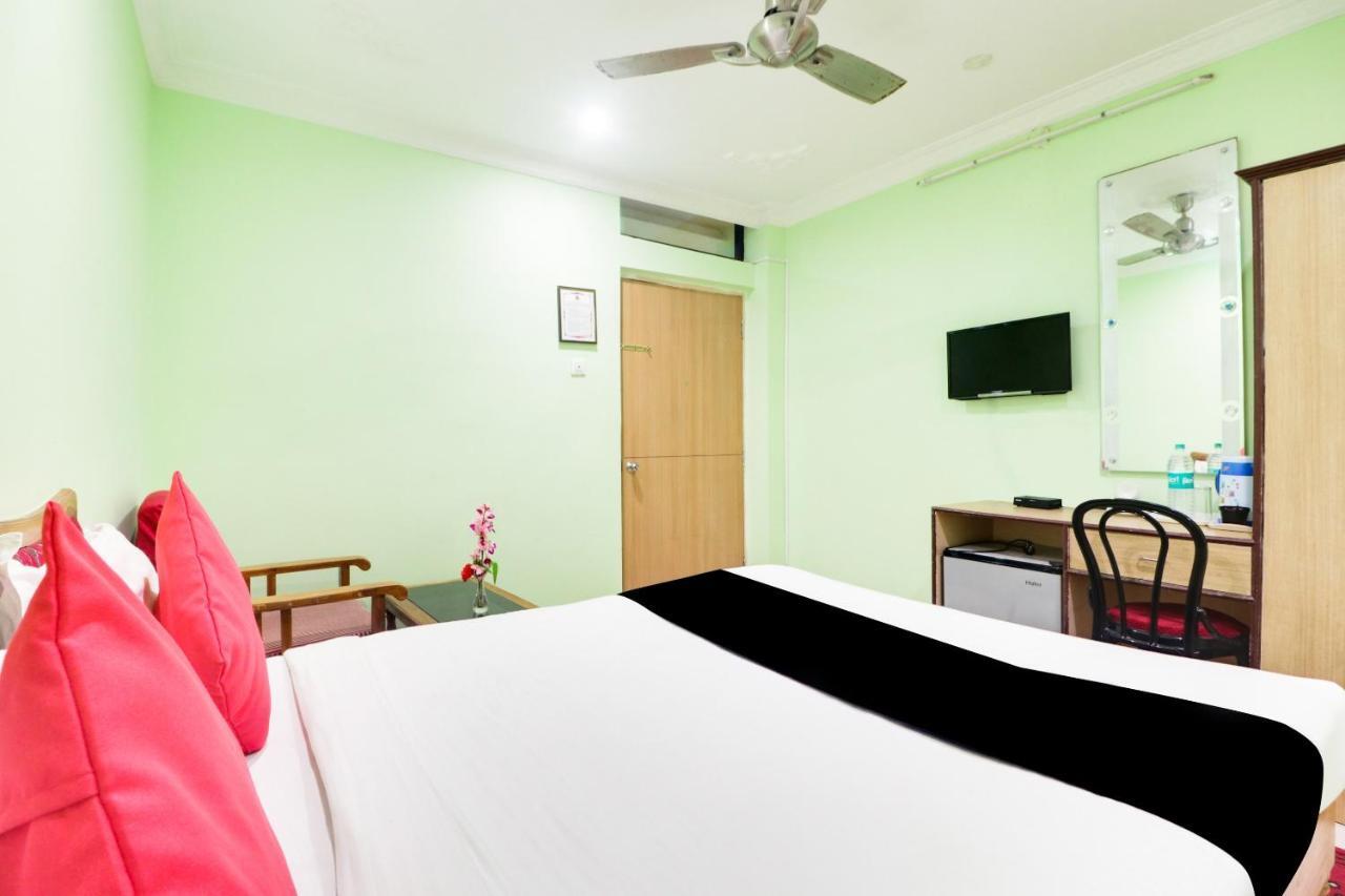 פורי Hotel Sambit International, Near Sea Beach מראה חיצוני תמונה